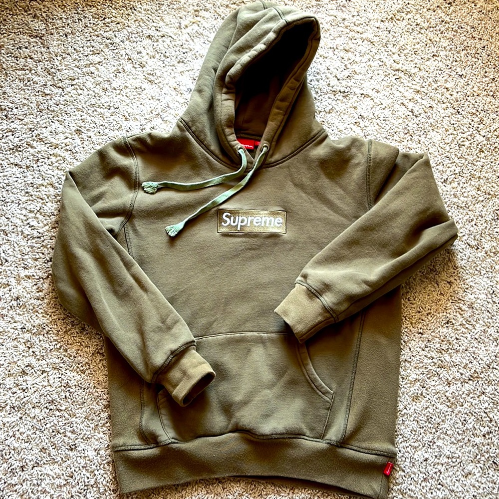 Supreme Hoodie